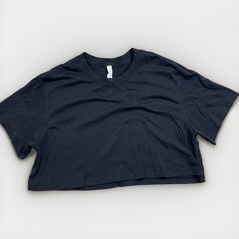 Lululemon Train To Be Short Sleeve Top Black Relaxed Fit Hip Length Size 6